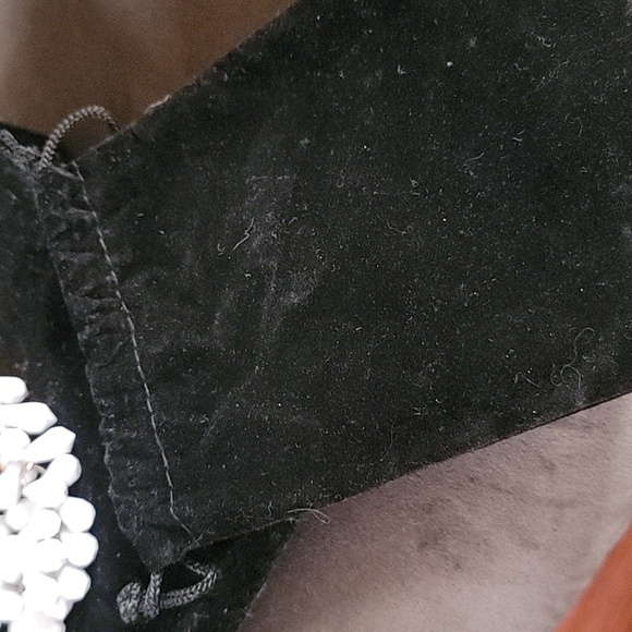 Elegant Gold and White Necklace - Picture 3 of 3